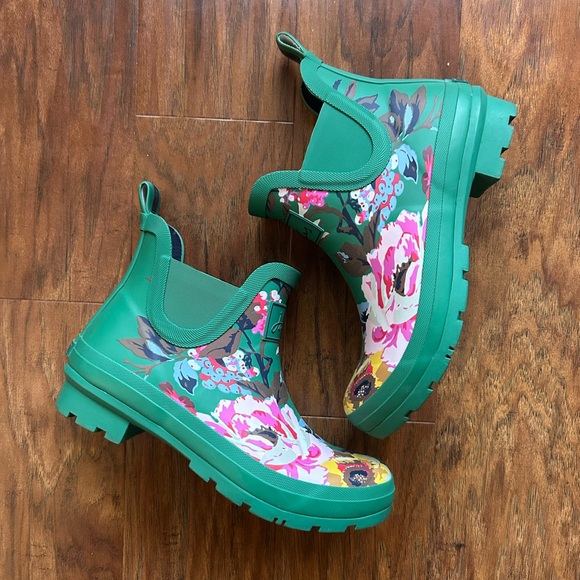 Joules Wellibob short rain boots with a green floral pattern size 7 - Picture 2 of 8